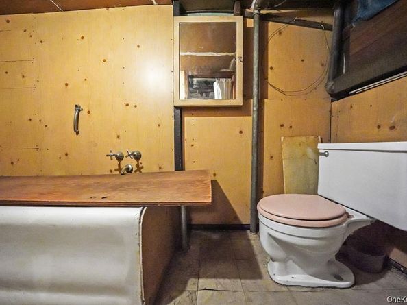 68-42 78th Street, Middle Village NY 11379