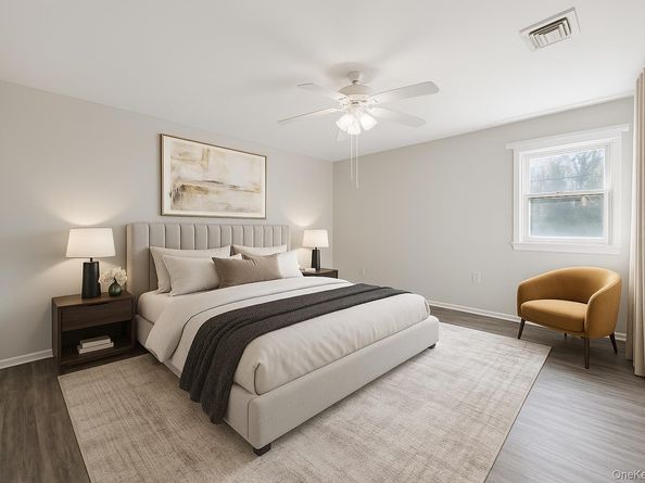 49 Freedom Lane, Coram NY 11727