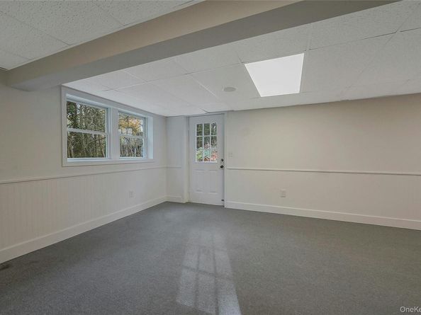 43 Edcris Lane, Huntington NY 11743