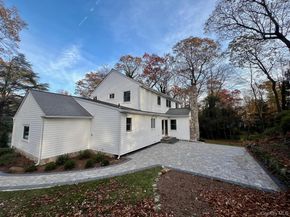 43 Edcris Lane, Huntington NY 11743