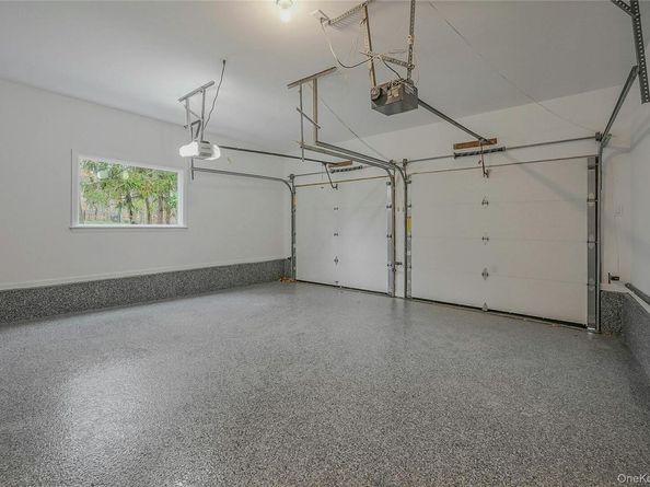 43 Edcris Lane, Huntington NY 11743