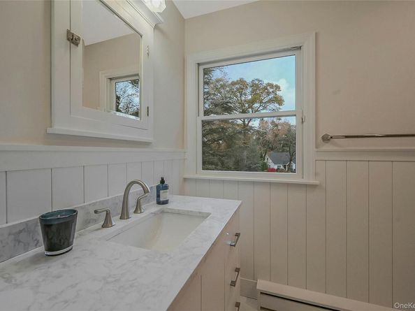 43 Edcris Lane, Huntington NY 11743