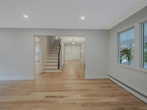 43 Edcris Lane, Huntington NY 11743