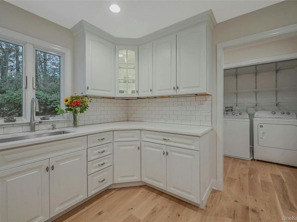 43 Edcris Lane, Huntington NY 11743