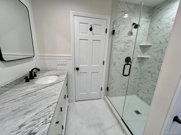 43 Edcris Lane, Huntington NY 11743