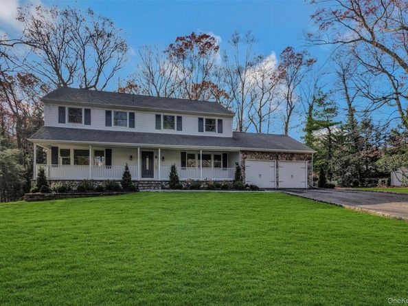 43 Edcris Lane, Huntington NY 11743