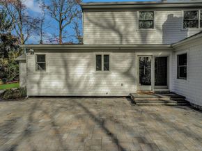 43 Edcris Lane, Huntington NY 11743