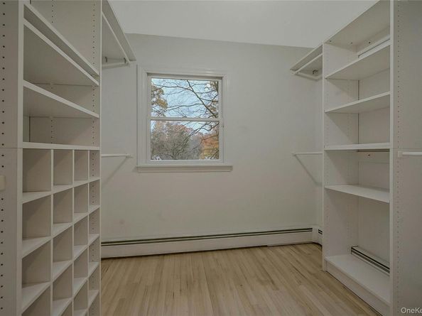 43 Edcris Lane, Huntington NY 11743