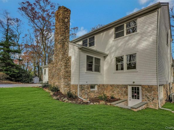 43 Edcris Lane, Huntington NY 11743