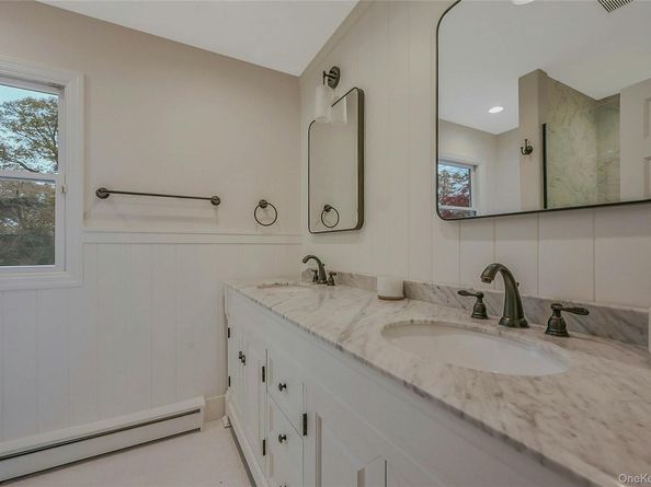 43 Edcris Lane, Huntington NY 11743