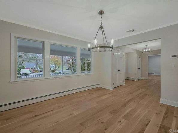 43 Edcris Lane, Huntington NY 11743