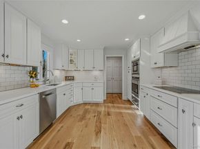 43 Edcris Lane, Huntington NY 11743