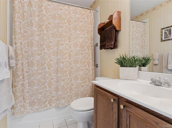 53 Goose Neck Lane, Riverhead NY 11901