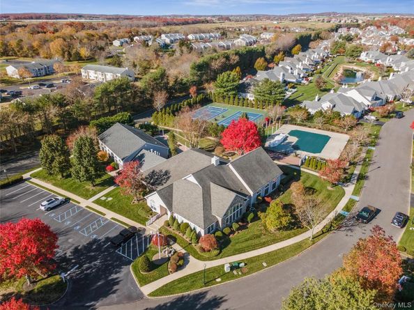 53 Goose Neck Lane, Riverhead NY 11901