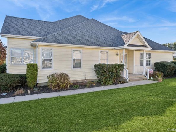 53 Goose Neck Lane, Riverhead NY 11901