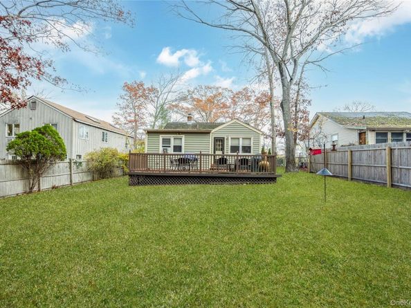 180 Lakeside Trail, Ridge NY 11961