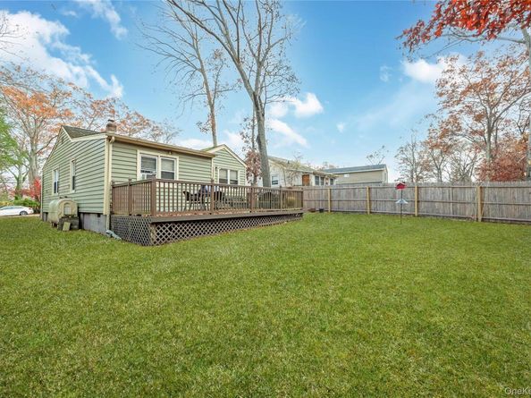 180 Lakeside Trail, Ridge NY 11961