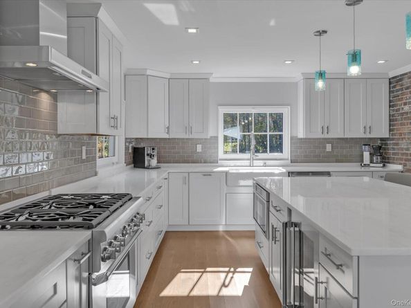 22 Fort Salonga Road, Centerport NY 11721