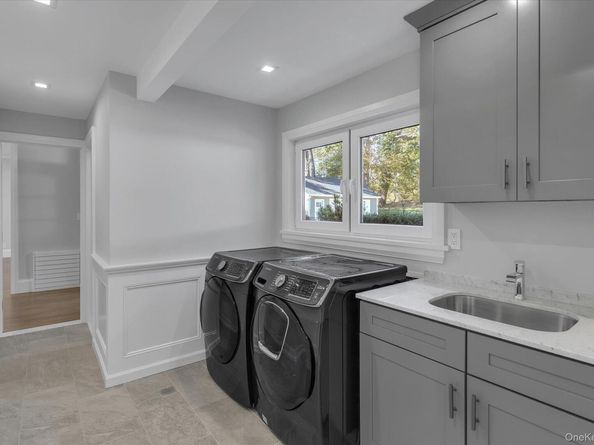 22 Fort Salonga Road, Centerport NY 11721