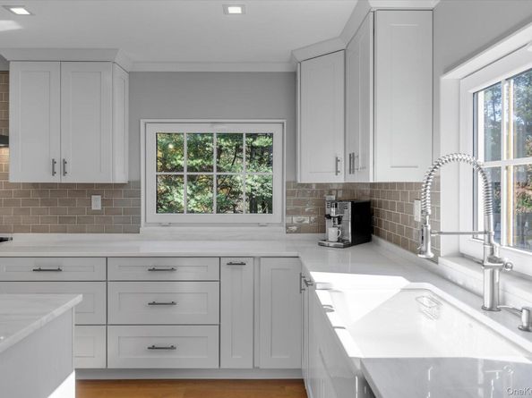 22 Fort Salonga Road, Centerport NY 11721