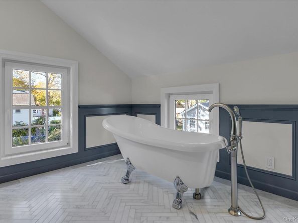 22 Fort Salonga Road, Centerport NY 11721