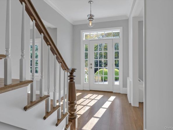 22 Fort Salonga Road, Centerport NY 11721