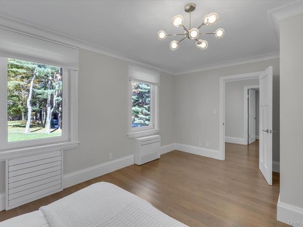 22 Fort Salonga Road, Centerport NY 11721