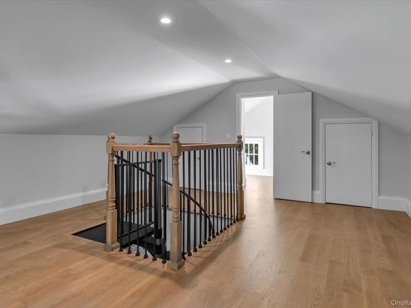 22 Fort Salonga Road, Centerport NY 11721