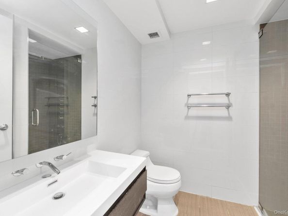 39-16 Prince Street 8E, Flushing NY 11354