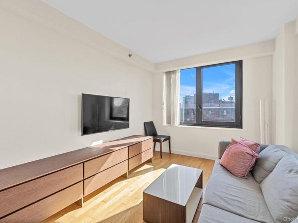 39-16 Prince Street 8E, Flushing NY 11354