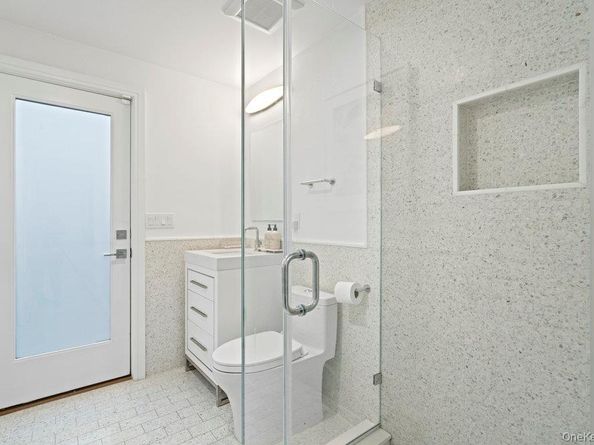 28 Elm Street, Woodbury NY 11797