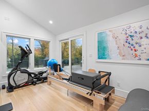 28 Elm Street, Woodbury NY 11797