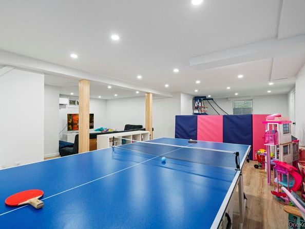 28 Elm Street, Woodbury NY 11797