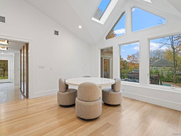 28 Elm Street, Woodbury NY 11797