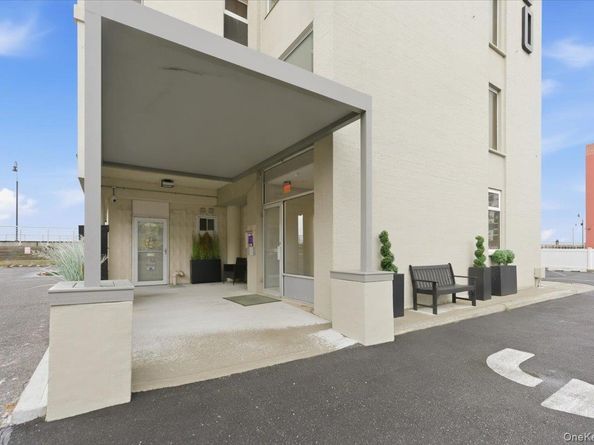 250 Shore Road 4D, Long Beach NY 11561