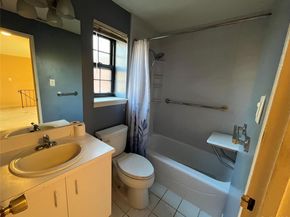 45 Newbrook Lane 45, Bay Shore NY 11706