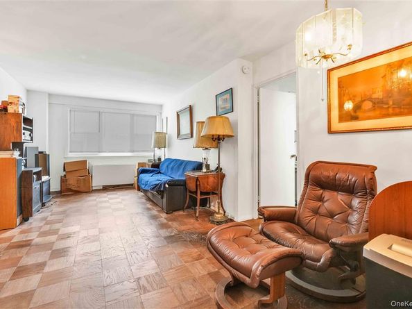 77 E 12 Street 17K, New York (Manhattan) NY 10003