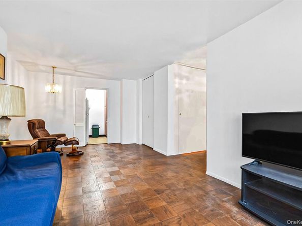 77 E 12 Street 17K, New York (Manhattan) NY 10003