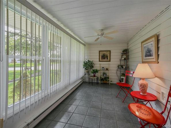98 A Eastbourne, Ridge NY 11961