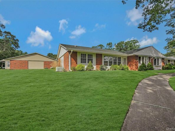 98 A Eastbourne, Ridge NY 11961