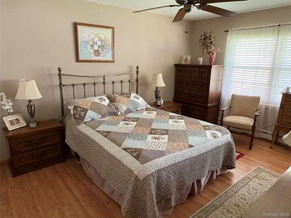98 A Eastbourne, Ridge NY 11961