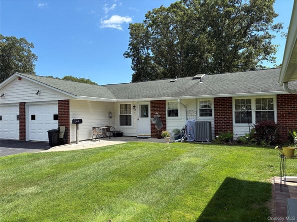 98 A Eastbourne, Ridge NY 11961