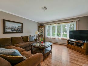 98 A Eastbourne, Ridge NY 11961