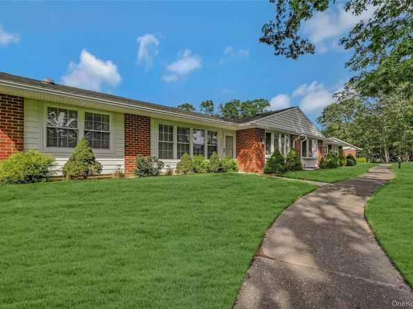 98 A Eastbourne, Ridge NY 11961