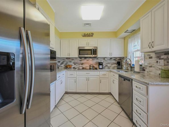 98 A Eastbourne, Ridge NY 11961
