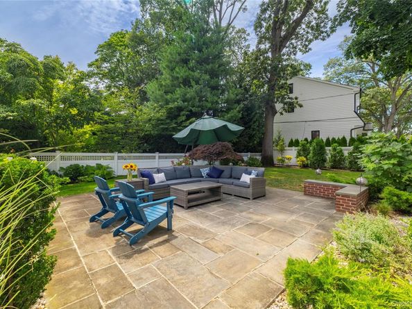 22 Oakdale Road, Rockville Centre NY 11570