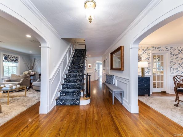 22 Oakdale Road, Rockville Centre NY 11570