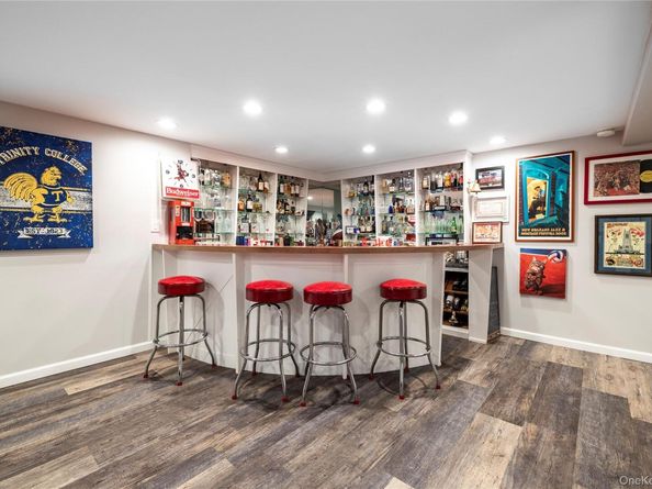 22 Oakdale Road, Rockville Centre NY 11570