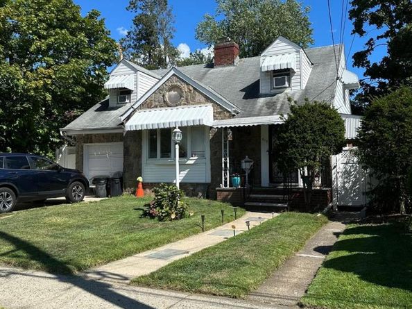 613 Adams Avenue, Hempstead NY 11552