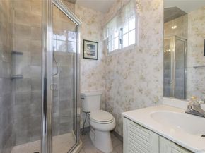 13 Linda Road, Port Washington NY 11050